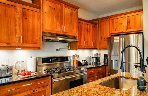 Cleveland Cabin | Vineside Manor | Family Reunion & Group Retreat