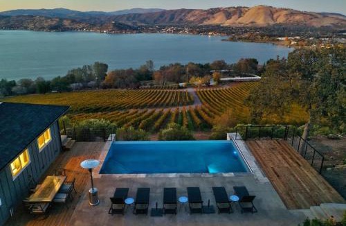 Lower Lake House | Vineyard Setting With 180 Panoramic Lake Views