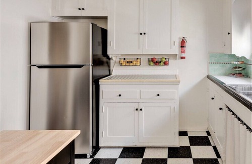 Willmore Apartment | Visit the Beach from a Historic Downtown Apartment