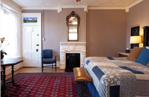 Cimarron Hotel | Waite Phillips - Historic Hotel Room