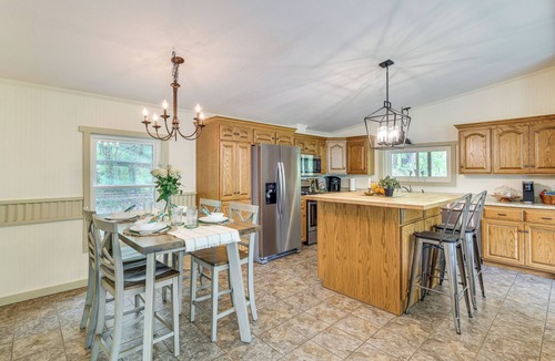 Loudonville House | Walk to River: Loudonville Retreat w/Hot Tub!