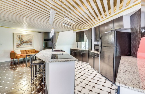 Dover House | Walk to School House Winery: Home w/Deck!