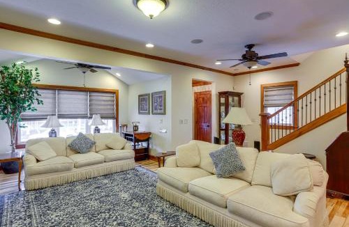 Mansfield House | Warm and Cozy Mansfield Home Deck, Gas Fire Table!