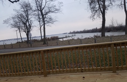 Bay View House | Water View Property Ideal For Hunting/Fishing Groups Or Large Families