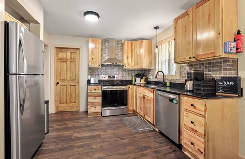 Rogers Cabin | Waterfront Beaver Lake Cabin Retreat