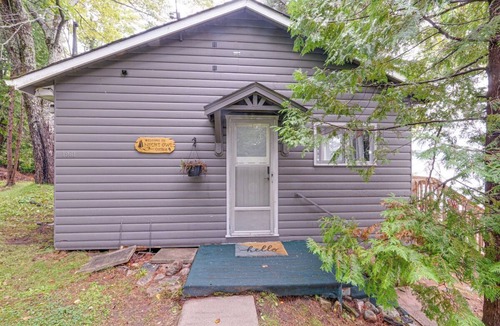 Algonquin Highlands Cabin | Waterfront Night Owl Cottage on Halls Lake