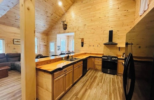 Pittsburg House | WATERFRONT home located on First Lake - DIRECT SNOWMOBILE TRAIL ACCESS