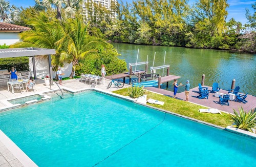 Harbor Beach Villa | Waterfront Masterpiece Villa/Grand Heated Pool/Seabreeze Key