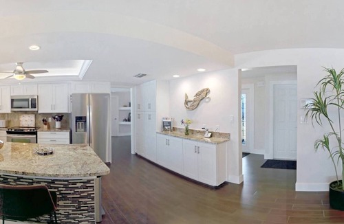 Yacht Club House | Waterfront Villa with pool - direct sailboat access - only 3 min to the river !