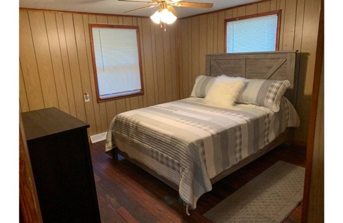 Portland House | Weddle Lodging & Outfitters White House.