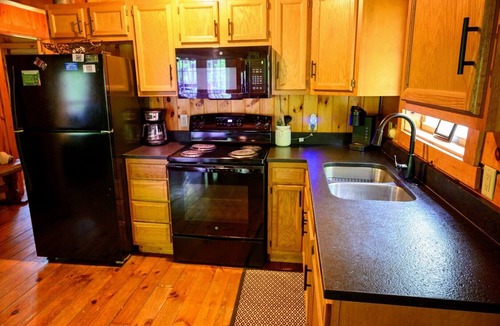 Logan Cabin | Welcome to Bear Hollow in Hocking Hills!