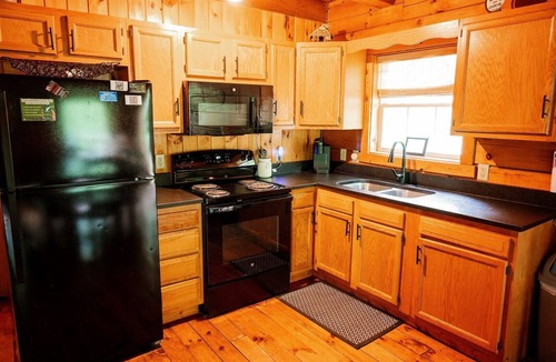 Logan Cabin | Welcome to Bear Hollow in Hocking Hills!