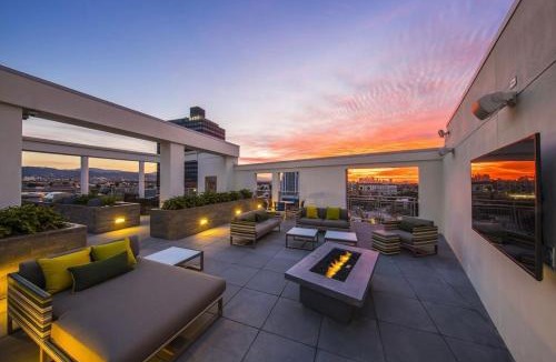 Miracle Mile Apartment | West Hollywood 2bdr residence
