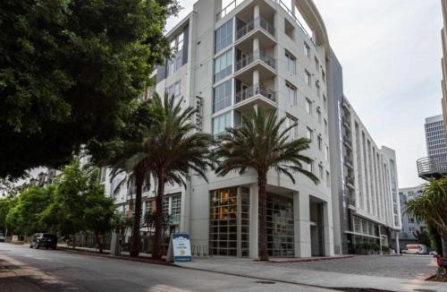 Miracle Mile Apartment | West Hollywood 2bdr residence