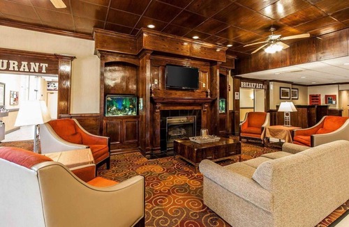 Marietta Hotel | Wingate by Wyndham Marietta Conference Center