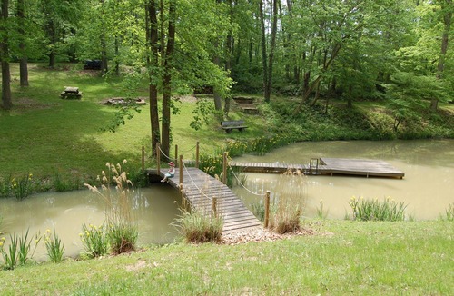 Kimbolton Cottage | Yore Cottage, private 15-wooded acres with hiking & fishing, 3-min. to Salt Fork