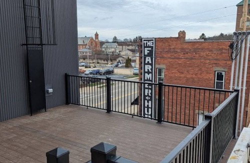 Millersburg Apartment | Young Suite - American Hall
