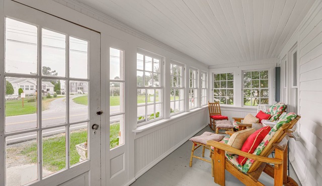 2 Mi to Downtown: Tranquil Abode in Chincoteague!
