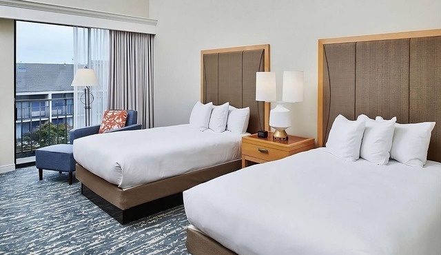 2 Units | Bayfront Retreat near UC Berkeley | Pool, Free Parking & Pet Friendly