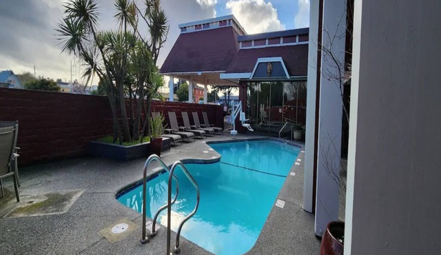 2 Units | Bright & Inviting Two Room Suite Ideal for a Relaxing Stay in Eureka