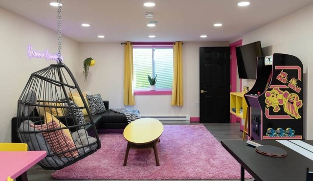 2BR Riverside Suite @ Smuggs w/Saunas & Hot Tub