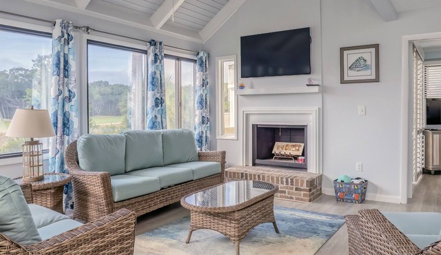 3BR/2BA Sealoft! Close to Beach! Pet Friendly! Neighborhood Pool! Amenity access included