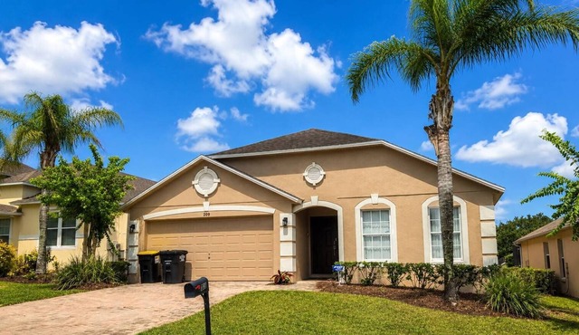 4 Bed Executive Villa south facing pool/spa near Disney