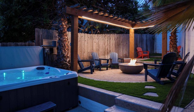 8BR Mission Hills Compound, Hot Tub & Games