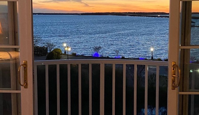AMAZING BAYSIDE SUNSET VIEWS! Sunset 309 @Coconut Malorie Resort next to Fagers!