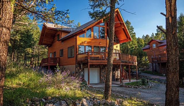 Apache Pines a stunning mountain home with a view you can't imagine!