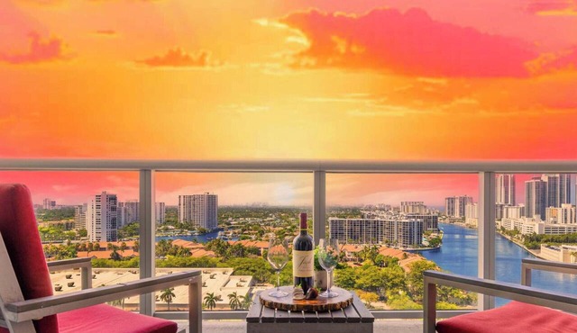 Apartment w/Stunning Views + Amazing Pools