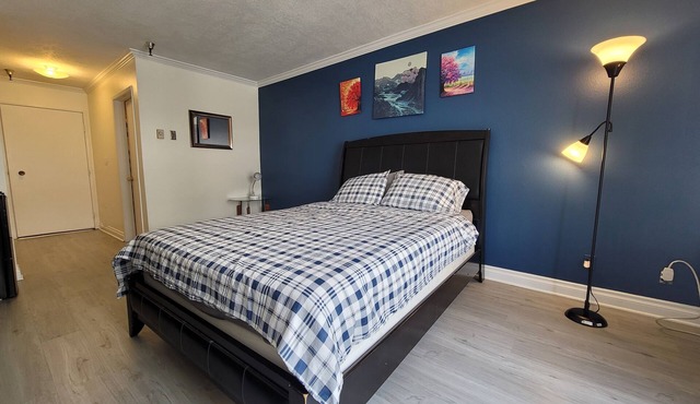 (B22) Cozy LA Hotel Style Unit