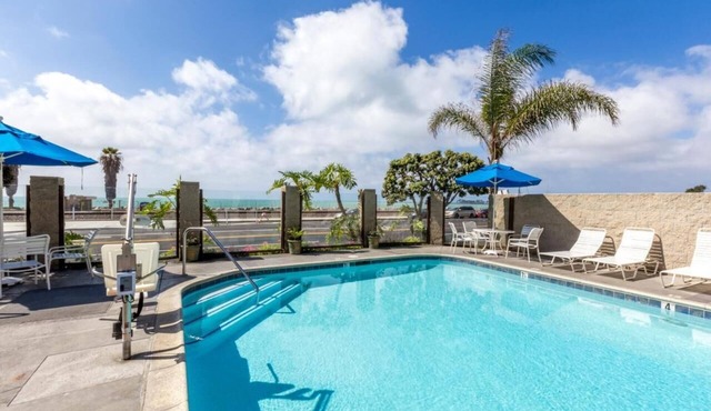 Beach Access & Memorable Stay! 3 Relaxing Units w/Kitchen, Parking Onsite