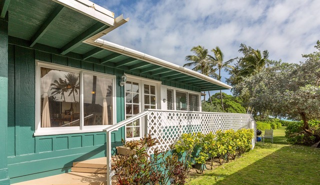 Beachfront Plantation Cottage - 3sqm/2sqm House - Kailua Beach