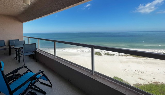 Beachfront Sky High Views-14th Floor- Sand Key! Resort Level Amenities!
