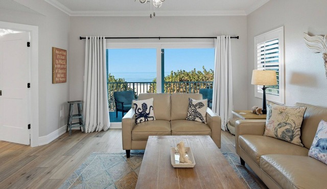Beachfront, Tropical Paradise, Intimate Complex, EV Charger!