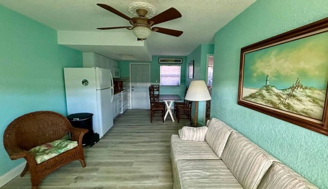 Beachside Treasure - Walk to the Beach