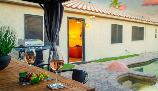 Beautiful 5 BD Home with pool