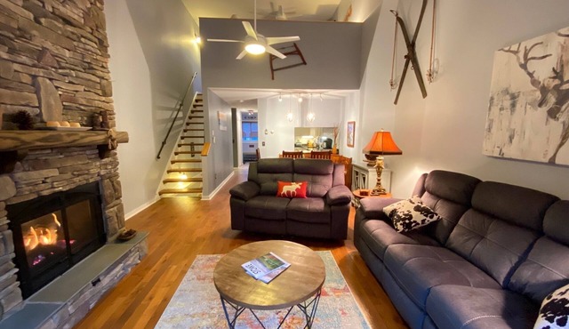 Beautiful Riverfront Townhome w/Fireplace. Steps to Historic Downtown Stowe.