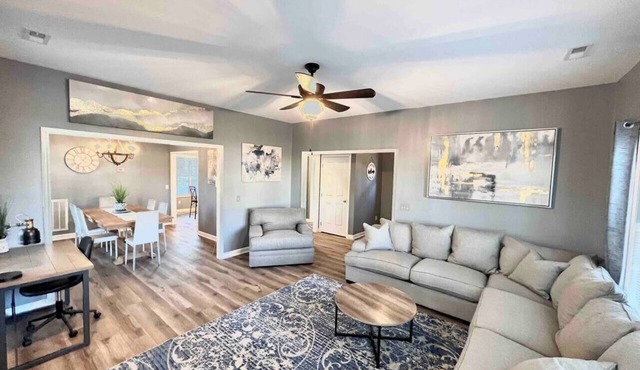 Beautiful, Spacious, Hidden Gem In Heart of ILM