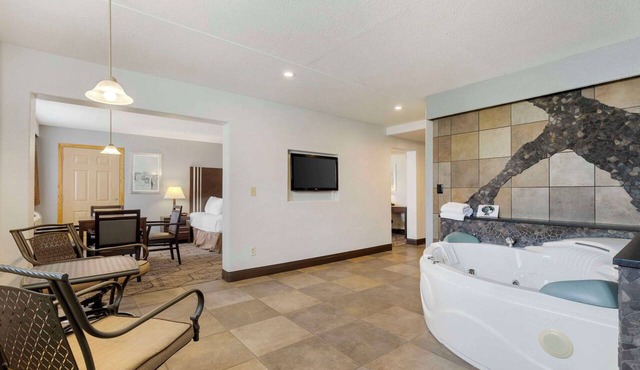 Best Western Plus Longbranch Hotel & Convention Center