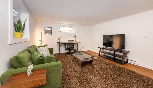 Bright and Comfortable Boulder Home-Away