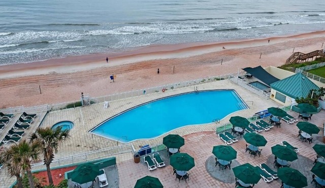 Bright Oceanview Unit Close to Dining, Golf & Daytona Adventures