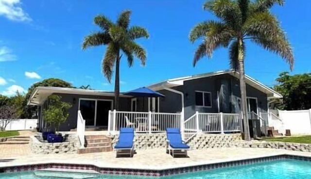 Casa Las Plumerias: Heated Pool - BBQ - 1/3 acre yard