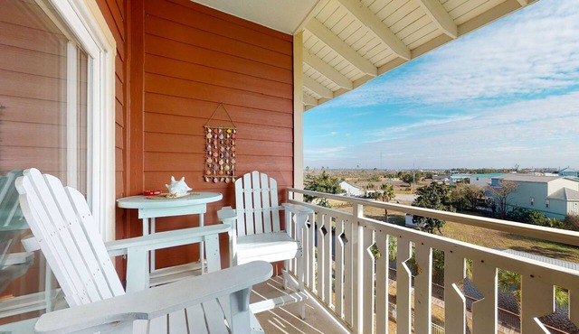 Charming Condo at Waterside with Shared Pool, Hot Tub, Free WiFi, and AC