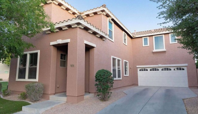 Charming Gilbert Home in Peaceful, Prime Location.