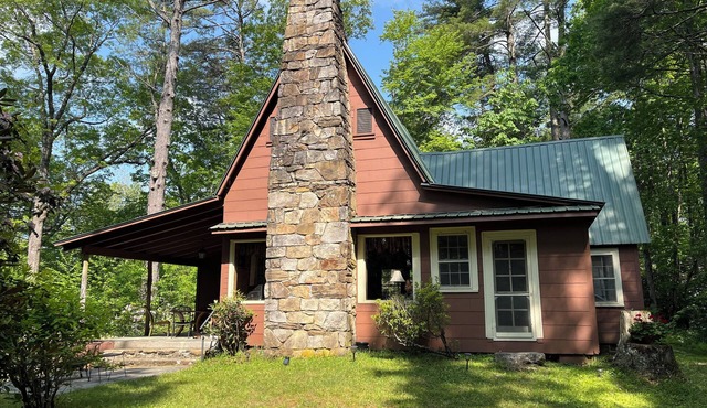 Charming Mountain Cabin w/Waterfall, 3 mi. to Highlands Center
