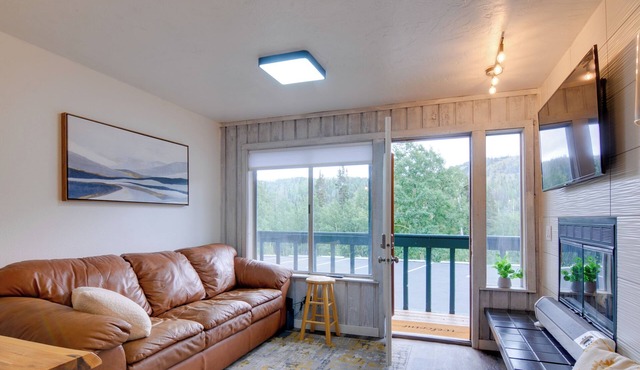 Charming Ski Condominium w/Resort Views!