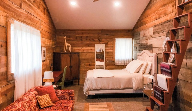 Charming studio with AC and WiFi in lovely Boulder Mountains