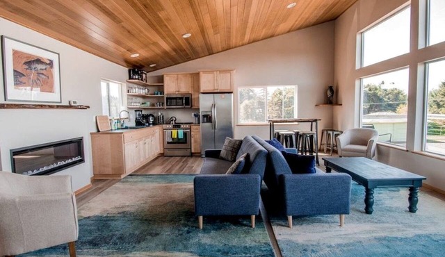 Charming Tiny Home Retreat with Lodge Amenities Near Ocean Beaches, Lincoln County, OR in Lincoln County